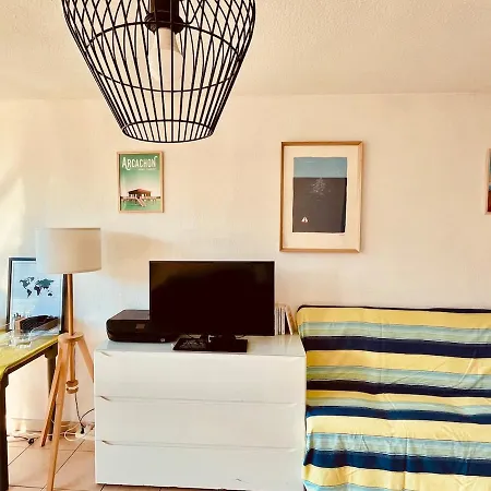 Charming T2 With Open Views, Heart Of Chartrons Apartment