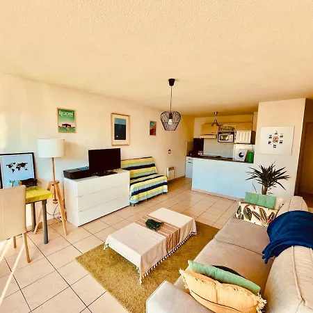 Charming T2 With Open Views, Heart Of Chartrons Bordeaux