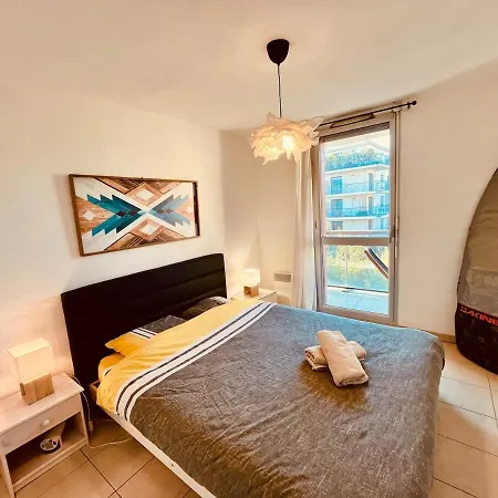Apartment Charming T2 With Open Views, Heart Of Chartrons *