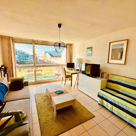 Daire Charming T2 With Open Views, Heart Of Chartrons *