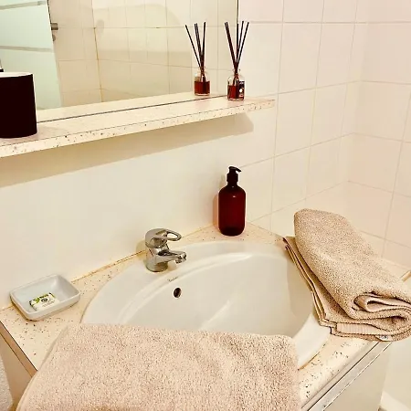 Daire Charming T2 With Open Views, Heart Of Chartrons Bordeaux