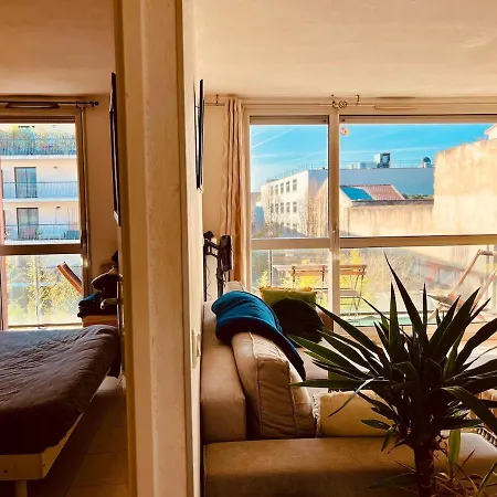 Daire Charming T2 With Open Views, Heart Of Chartrons Bordeaux